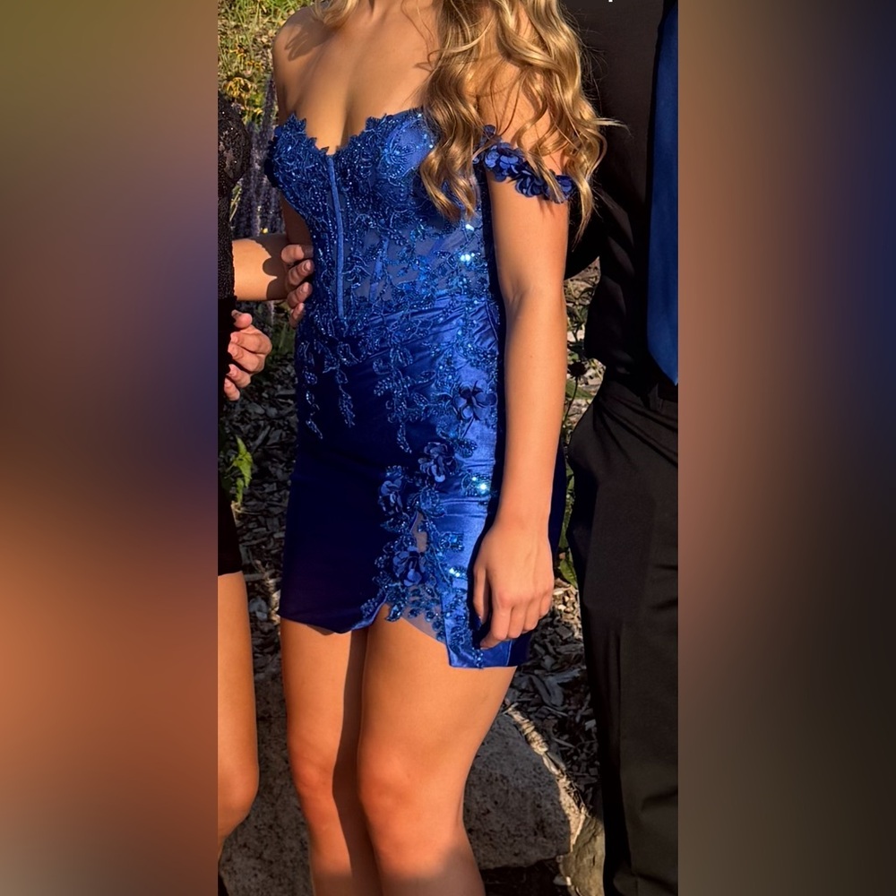 Stacees Blue Mini Dress nwt size 6 gorgeous